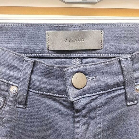 Mens J Brand Eli Nubloo Dark Navy Short 11" Inseam Size 28 - Picture 3 of 6